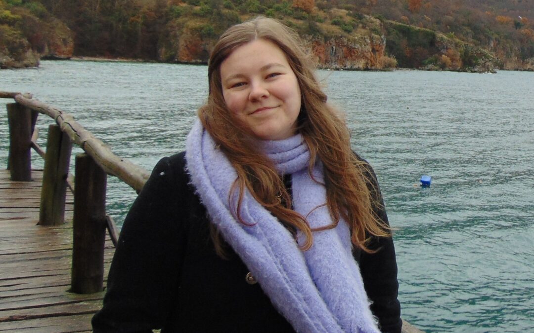 Renée de Vries, MA